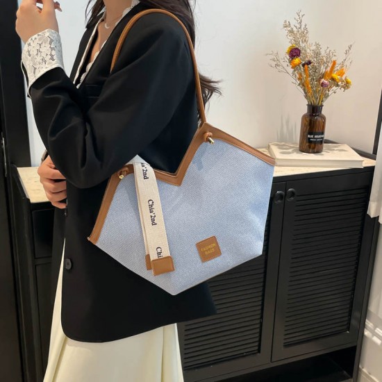 Wholesale fashionable color-blocking hand-held small bags for women, 2025 summer new large-capacity single-shoulder bags and trendy underarm bags