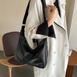 A simple and versatile oil leather soft single-shoulder crossbody bag for women, a new winter 2023 commuter large-capacity tote bag