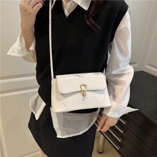 Wholesale fashionable lock button hand-held small square bags for women, 2025 summer new crocodile pattern single-shoulder bags, trendy crossbody bags Wholesale fashionable lock button hand-held small square bags for women, 2025 summer new crocodile pattern single-shoulder bags, trendy crossbody bags