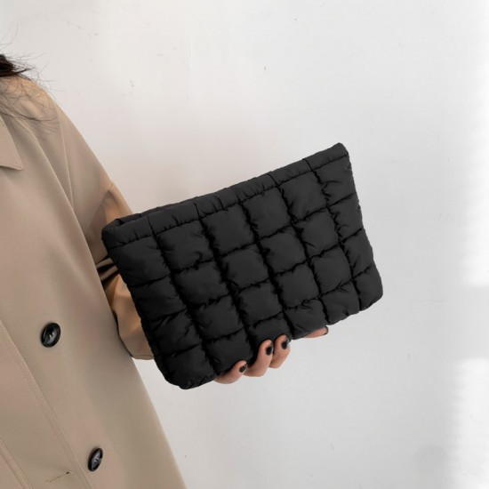 Wholesale large-capacity clutch bags for women in winter 2023, versatile and high-end, niche diamond-patterned embroidered small square bags Wholesale large-capacity clutch bags for women in winter 2023, versatile and high-end, niche diamond-patterned embroidered small square bags