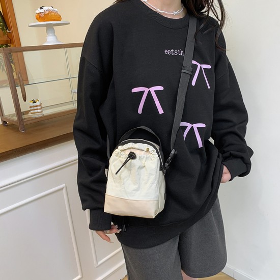 Wholesale simple and fashionable hand-held small square bags for women, 2025 spring new casual single-shoulder bags, and trendy crossbody bags Wholesale simple and fashionable hand-held small square bags for women, 2025 spring new casual single-shoulder bags, and trendy crossbody bags