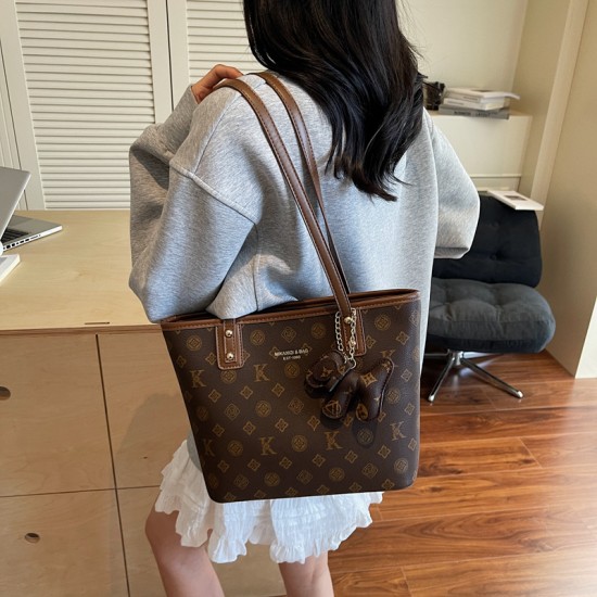Wholesale retro and fashionable hand-held tote bags, women's bags, 2025 summer new color-blocking single-shoulder bags, large-capacity underarm bags