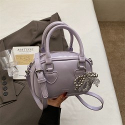 Wholesale fashionable and niche hand-held small square bags for women, 2025 spring new styles of light luxury and stylish single-shoulder bags for commuting crossbody bags