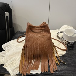 Cross-border wholesale of fashionable fringed hand-held small square bags for women, 2025 spring new collection of light luxury single-shoulder bags and casual crossbody bags