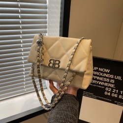 Wholesale high-quality small square women's bags, 2025 summer new diamond-shaped chain single-shoulder bags, versatile crossbody bags for commuting