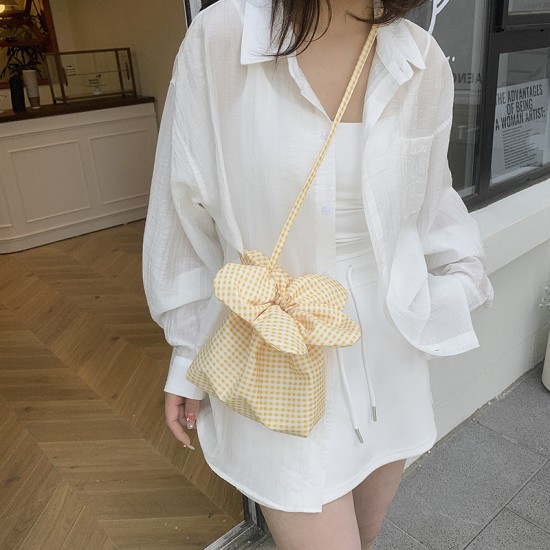 Wholesale fresh and sweet style hand-held bucket bags for women, 2025 summer new checkered flower single-shoulder bags, trendy crossbody bags Wholesale fresh and sweet style hand-held bucket bags for women, 2025 summer new checkered flower single-shoulder bags, trendy crossbody bags