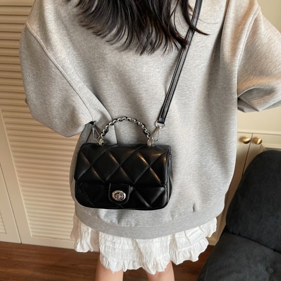 Wholesale niche light luxury checkered hand-held small square bags for women, 2025 summer new stylish single-shoulder bags for commuting crossbody bags Wholesale niche light luxury checkered hand-held small square bags for women, 2025 summer new stylish single-shoulder bags for commuting crossbody bags