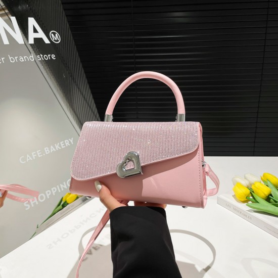 Wholesale niche heart-shaped lock hand-held small square bags for women, 2025 summer new light luxury single-shoulder bags for commuting crossbody bags Wholesale niche heart-shaped lock hand-held small square bags for women, 2025 summer new light luxury single-shoulder bags for commuting crossbody bags