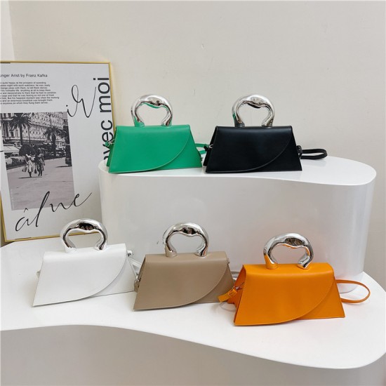 French light luxury handbag for women, 2024 summer new, niche design single-shoulder bag, casual and versatile crossbody bag wholesale