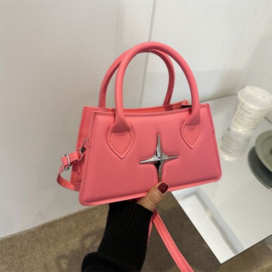 The 2023 autumn and winter new candy-colored underarm bag from ins is stylish and versatile. It's a single-shoulder crossbody bag