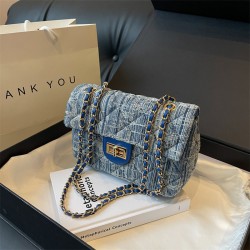 Cross-border light luxury texture diamond-shaped chain single-shoulder crossbody bag for women, a new popular small square bag in the autumn of 2023