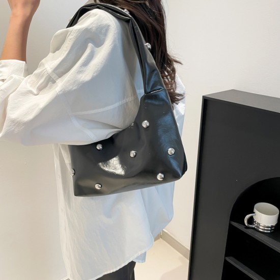 Wholesale of niche design rivet hand-held small handbags for women in Spring 2025, versatile single-shoulder bags for commuting and underarm bags Wholesale of niche design rivet hand-held small handbags for women in Spring 2025, versatile single-shoulder bags for commuting and underarm bags