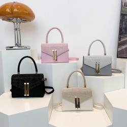 The 2024 new PU hand-held small square bag for women, a fashionable and high-end look in autumn and winter, is a versatile single-shoulder crossbody bag