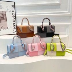 Wholesale Korean-style silk scarves, hand-held small square bags, women's bags, 2025 summer new color-blocking light luxury single-shoulder bags, commuting crossbody bags