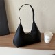 The 2023 autumn and winter new fashion and simple underarm bag is a popular solid-color PU single-shoulder bag that is stylish and versatile for commuting