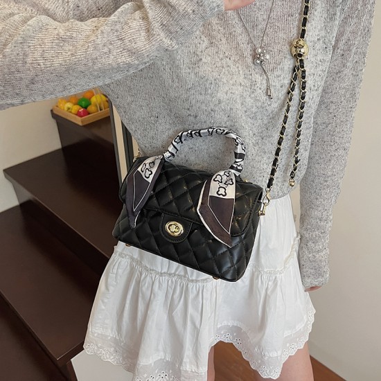 Wholesale small chanel-style silk scarves, hand-held small square bags, women's bags, 2025 summer new diamond-shaped chain single-shoulder bags, trendy crossbody bags Wholesale small chanel-style silk scarves, hand-held small square bags, women's bags, 2025 summer new diamond-shaped chain single-shoulder bags, trendy crossbody bags