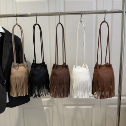 Cross-border wholesale of fashionable fringed hand-held small square bags for women, 2025 spring new collection of light luxury single-shoulder bags and casual crossbody bags