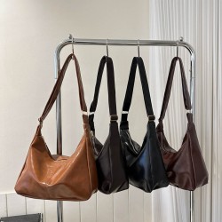 A simple and versatile oil leather soft single-shoulder crossbody bag for women, a new winter 2023 commuter large-capacity tote bag