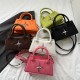 The 2023 autumn and winter new candy-colored underarm bag from ins is stylish and versatile. It's a single-shoulder crossbody bag
