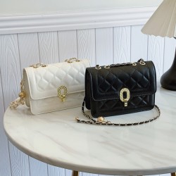 Korean-style diamond-shaped chain bag for women, 2025 summer new fashion and simple small square bag, niche design single-shoulder bag