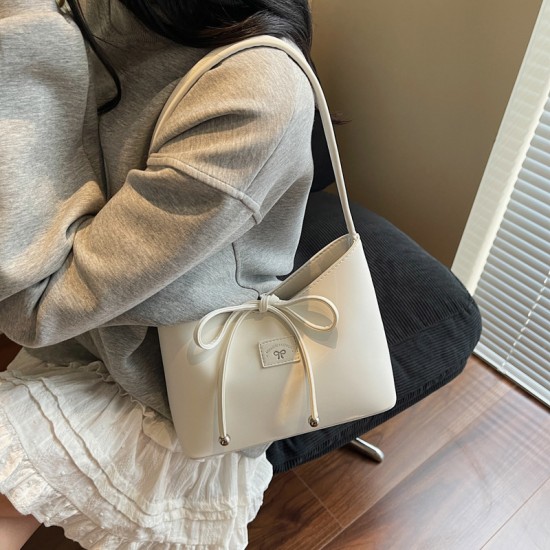Wholesale high-end quality hand-held small handbags, women's bags, 2025 summer new styles, light luxury bow single-shoulder bags, trendy underarm bags