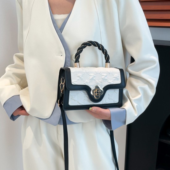 Cross-border fashion new hand-held small square bags for women to wholesale in the summer of 2025, the best-selling single-shoulder crossbody bags in live-streaming Cross-border fashion new hand-held small square bags for women to wholesale in the summer of 2025, the best-selling single-shoulder crossbody bags in live-streaming