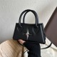 The 2023 autumn and winter new candy-colored underarm bag from ins is stylish and versatile. It's a single-shoulder crossbody bag