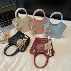 Wholesale fashionable Korean-style hand-held bucket bags, women's bags, 2025 summer new light luxury single-shoulder bags, commuter versatile crossbody bags