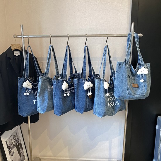Retro and stylish denim bags, women's bags, 2024 autumn and winter new styles, large-capacity tote bags, student trend single-shoulder bags for going out Retro and stylish denim bags, women's bags, 2024 autumn and winter new styles, large-capacity tote bags, student trend single-shoulder bags for going out