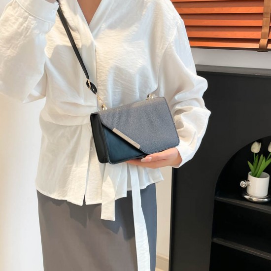 Wholesale trendy and fashionable small square women's bags, 2025 summer new light luxury versatile single-shoulder bags, commuter chain crossbody bags Wholesale trendy and fashionable small square women's bags, 2025 summer new light luxury versatile single-shoulder bags, commuter chain crossbody bags