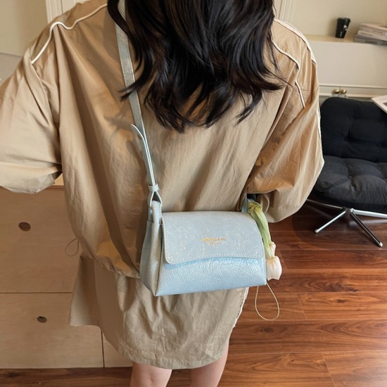 Wholesale high-end quality small square women's bags, 2025 summer new styles of light luxury and fashionable single-shoulder bags, versatile crossbody bags for commuting Wholesale high-end quality small square women's bags, 2025 summer new styles of light luxury and fashionable single-shoulder bags, versatile crossbody bags for commuting