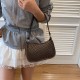 Wholesale of niche checkered hand-held small handbags and women's bags for the summer of 2025, light luxury and versatile single-shoulder bags, commuter underarm bags Wholesale of niche checkered hand-held small handbags and women's bags for the summer of 2025, light luxury and versatile single-shoulder bags, commuter underarm bags