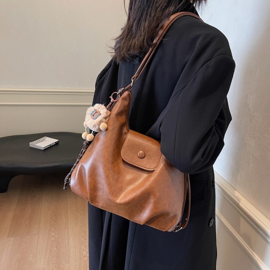 Fashionable and casual large-capacity tote bag for women, 2024 autumn and winter new retro versatile single-shoulder bag, multi-functional backpack
