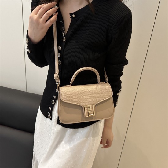 Wholesale niche lockable hand-held small square bags for women, 2025 summer new light luxury and fashionable single-shoulder bags for commuting crossbody bags