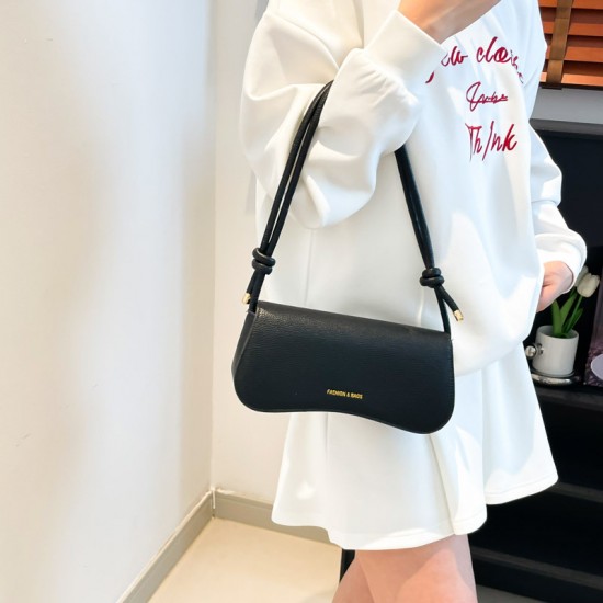 Wholesale French niche hand-held small square bags for women, 2025 summer new styles, personalized and beautiful single-shoulder bags, and commuting crossbody bags Wholesale French niche hand-held small square bags for women, 2025 summer new styles, personalized and beautiful single-shoulder bags, and commuting crossbody bags