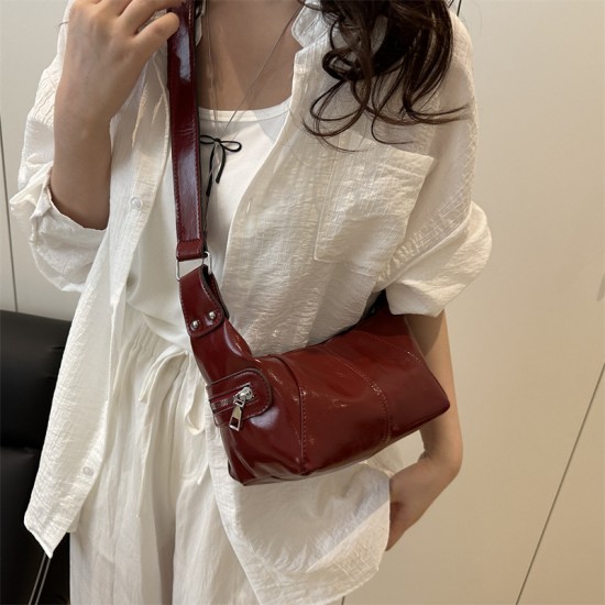 Wholesale Korean-style simple hand-held pillow bags, women's bags, 2025 summer new high-end quality single-shoulder bags, and commuting crossbody bags