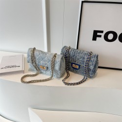 Cross-border light luxury texture diamond-shaped chain single-shoulder crossbody bag for women, a new popular small square bag in the autumn of 2023