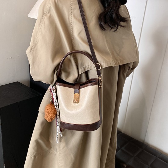 Trendy and fashionable bucket bag, a new cross-border and stylish solid-color handbag for women in autumn and winter, with a high-quality single-shoulder crossbody bag Trendy and fashionable bucket bag, a new cross-border and stylish solid-color handbag for women in autumn and winter, with a high-quality single-shoulder crossbody bag