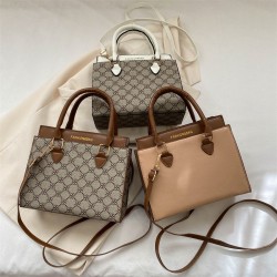 Cross-border ins niche trend single-shoulder crossbody bag for women 2023 summer: Fashionable and simple vintage checkered handbag