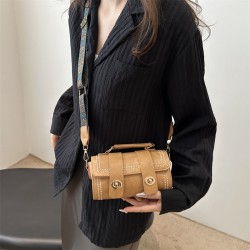 High-end retro fashion women's handbag, 2024 summer new style light luxury lock button single-shoulder bag, crossbody baguette bag