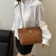 Wholesale Japanese minimalist style hand-held tote bags for women, 2025 summer new large-capacity single-shoulder bags, checkered crossbody bags Wholesale Japanese minimalist style hand-held tote bags for women, 2025 summer new large-capacity single-shoulder bags, checkered crossbody bags