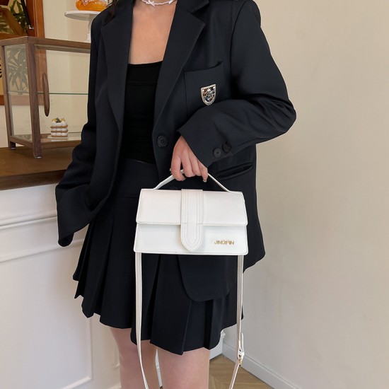Wholesale high-end quality hand-held small square bags, women's bags, 2025 spring new style light luxury and fashionable single-shoulder bags, commuting crossbody bags