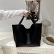 Wholesale retro and simple hand-held tote bags for women, 2025 summer new models, large-capacity single-shoulder bags, and high-end underarm bags Wholesale retro and simple hand-held tote bags for women, 2025 summer new models, large-capacity single-shoulder bags, and high-end underarm bags