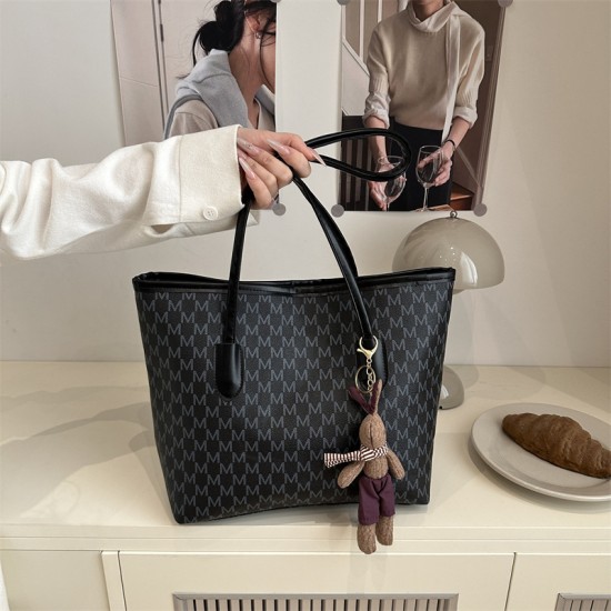 Wholesale of Korean-style letter-printed tote handbags, women's bags, 2025 Spring new retro single-shoulder bags, and light luxury underarm bags Wholesale of Korean-style letter-printed tote handbags, women's bags, 2025 Spring new retro single-shoulder bags, and light luxury underarm bags