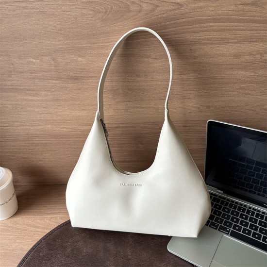 The 2023 autumn and winter new fashion and simple underarm bag is a popular solid-color PU single-shoulder bag that is stylish and versatile for commuting