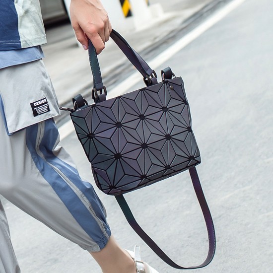 New trendy women's bags, European and American women's handbags, versatile and fashionable single-shoulder bucket bags, luminous diamond-shaped crossbody women's bags New trendy women's bags, European and American women's handbags, versatile and fashionable single-shoulder bucket bags, luminous diamond-shaped crossbody women's bags