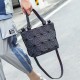New trendy women's bags, European and American women's handbags, versatile and fashionable single-shoulder bucket bags, luminous diamond-shaped crossbody women's bags New trendy women's bags, European and American women's handbags, versatile and fashionable single-shoulder bucket bags, luminous diamond-shaped crossbody women's bags