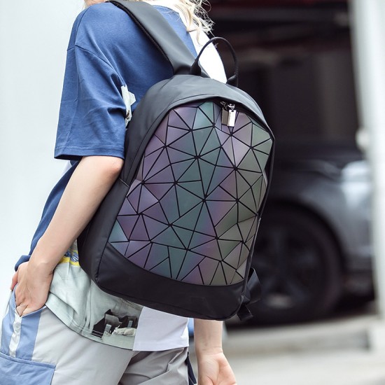 Summer new diamond-shaped backpacks, European and American large-capacity luminous backpacks, geometric student schoolbags, Guangzhou girls' bags Summer new diamond-shaped backpacks, European and American large-capacity luminous backpacks, geometric student schoolbags, Guangzhou girls' bags