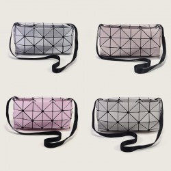 The 2024 new women's fashionable and versatile small square bag, geometric diamond-shaped box bag, single-shoulder diagonal pillow bag and camera bag