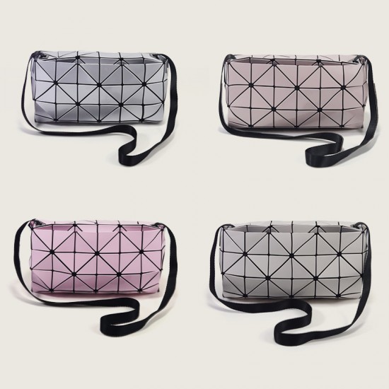 The 2024 new women's fashionable and versatile small square bag, geometric diamond-shaped box bag, single-shoulder diagonal pillow bag and camera bag The 2024 new women's fashionable and versatile small square bag, geometric diamond-shaped box bag, single-shoulder diagonal pillow bag and camera bag